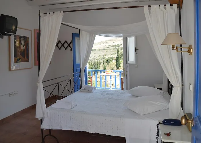 Lefkes Village Λεύκες