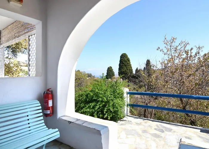 Lefkes Village Λεύκες